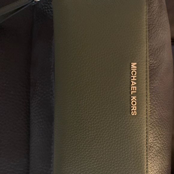 Michael Kors Handbags - Micheal Kors Continental Wallet